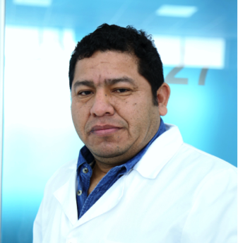 Dr. Robert Sornoza García